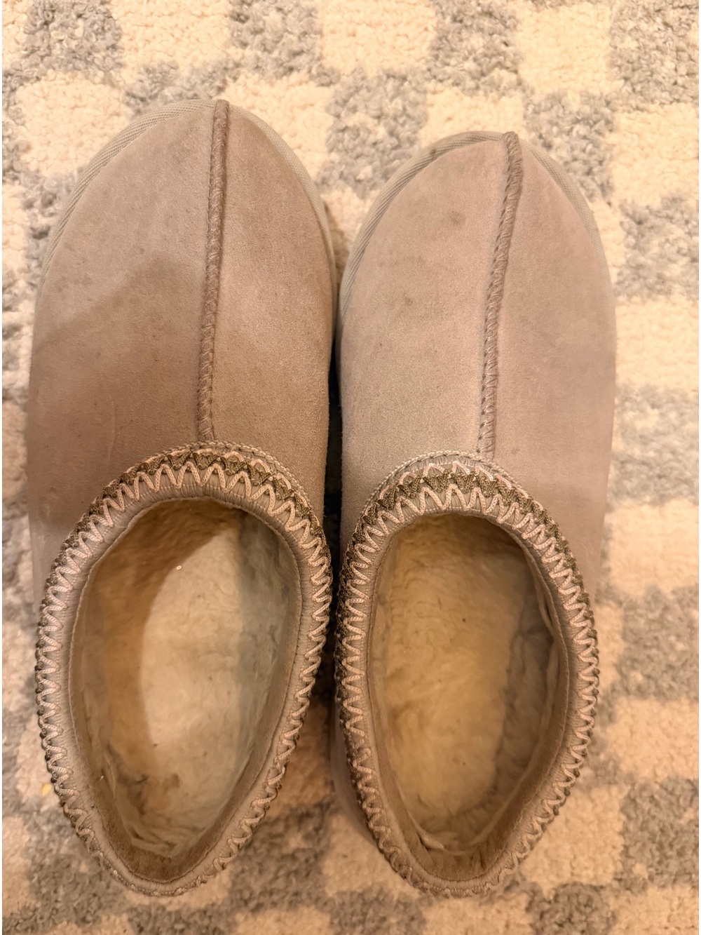 Uggs Tasman slipper in size 7 us women -Gray color